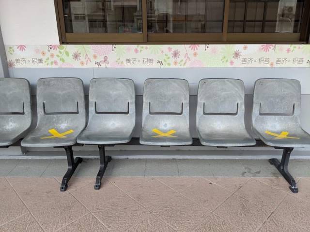 رعایت فاصله گذاری در مبلمان و صندلی ها | شرکت تهران دیزاین سنتر
