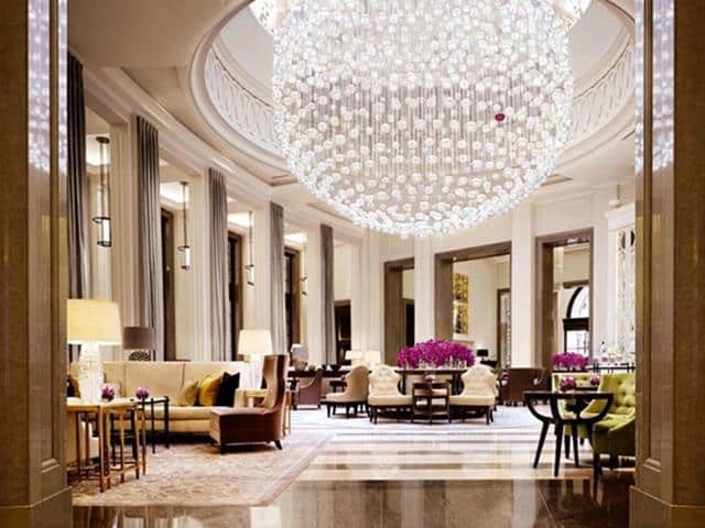 اهمیت طراحی مبلمان در دکوراسیون هتل | شرکت معماری داخلی تهران دیزاین سنتر