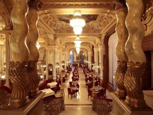 کافه نیویورک بوداپست | دکوراسیون کلاسیک کافی شاپ | شرکت معماری و دکوراسیون داخلی تهران دیزاین سنتر