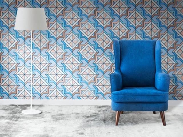 ترکیب رنگ های آبی و کرم در کاغذ دیواری | دکوراسیون داخلی منزل | شرکت طراحی داخلی تهران دیزاین سنتر
