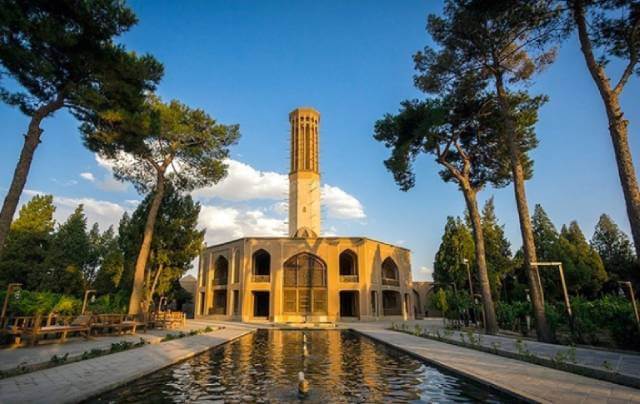 بادگیر ، یکی از عناصر مهم در بنا های معماری یزد | شرکت معماری و دکوراسیون داخلی تهران دیزاین سنتر