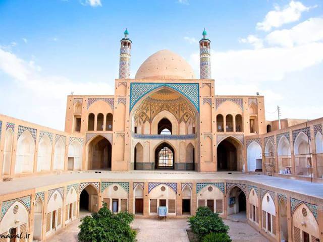 مسجد و مدرسه آقا بزرگ یکی از باشکوه ترین بناهای اسلامی اصفهان | تهران دیزاین سنتر 