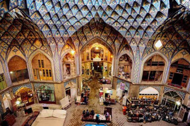 بازار اصفهان یکی از قدیمی ترین و بزرگ ترین بازارهای خاورمیانه | تهران دیزاین سنتر 