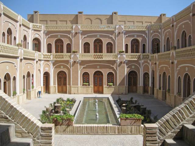 خانه لاری ها ، یکی از مهم ترین بنا های تاریخی یزد | شرکت معماری و دکوراسیون داخلی تهران دیزاین سنتر