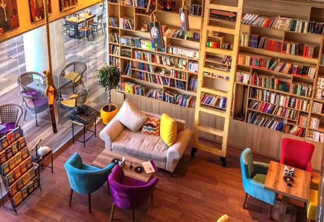 طراحی کافه کتاب هنری | شرکت تهران دیزاین سنتر