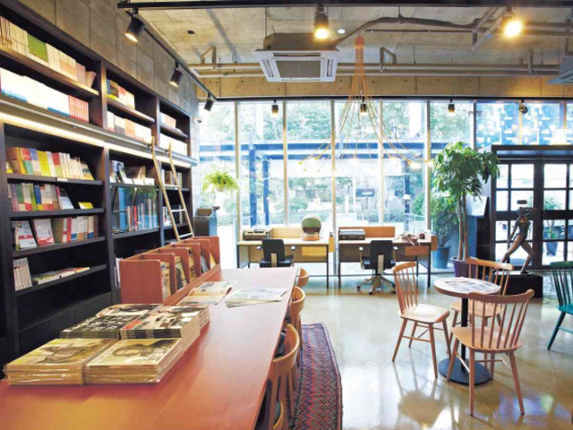 کافه کتاب چیست و به چه اصولی در هنگام طراحی دکوراسیون آن باید توجه کرد؟ | شرکت تهران دیزاین سنتر