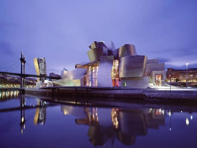 نمای ساختمان موزه گوگنهایم بیلبائو اسپانیا اثر فرانک جیری | شرکت تهران دیزاین سنتر